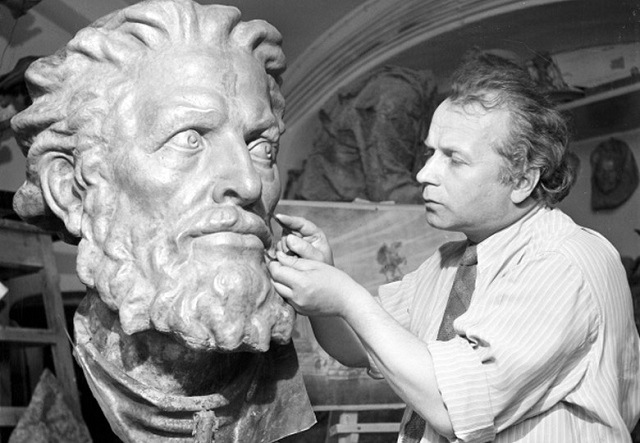 Вдохновенный певец русской эпической былины и народной сказки. 115 лет назад родился скульптор Сергей Орлов