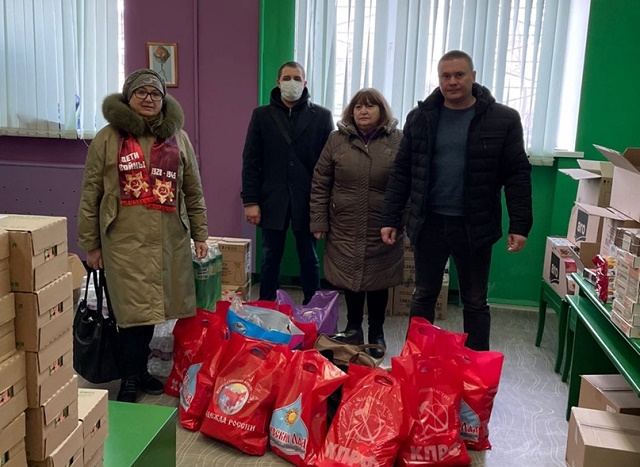 «Дело чести и сострадания». В Волжском оказали гуманитарную помощь беженцам из Донбасса 