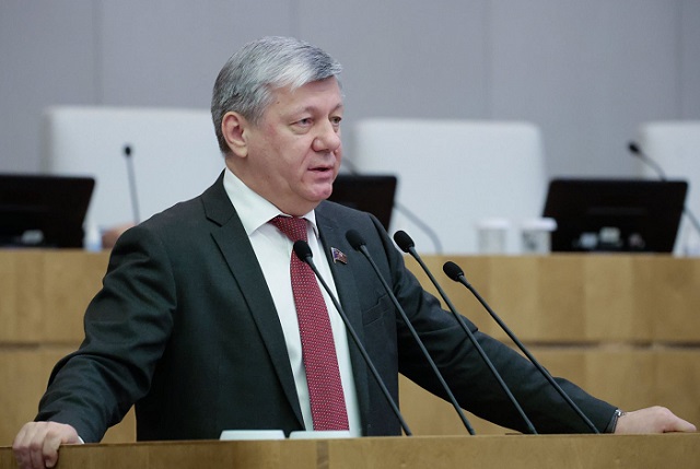 Дмитрий Новиков: «Историческое время для России слишком спрессовано»