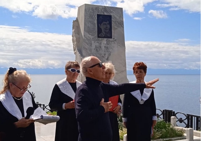 Иркутские ветераны вместе с русладовцами почтили память Александра Вампилова