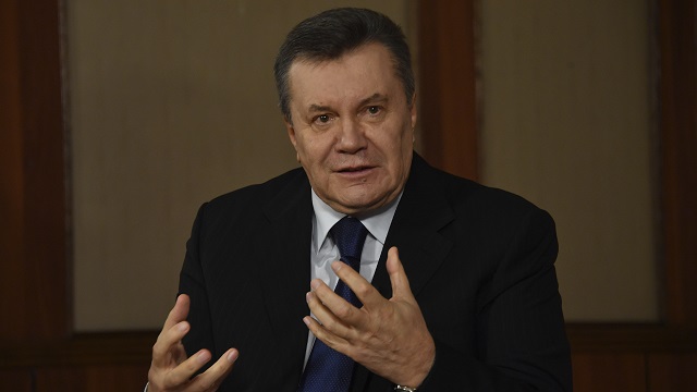 Янукович призвал Зеленского прекратить кровопролитие на Украине