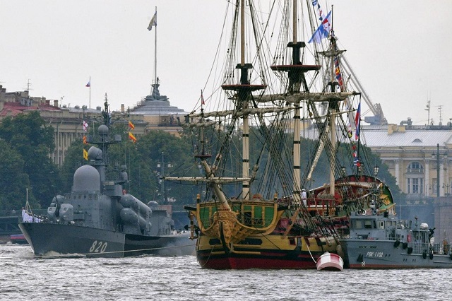 Василий Попович: Какой флот нужен России — прибрежный или океанский?