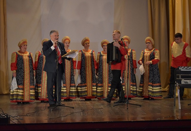Иркутск. «Русский лад» подвёл итоги уходящего года на заключительном концерте