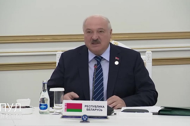 А. Лукашенко: нельзя потерять русский язык, это наше величайшее достояние